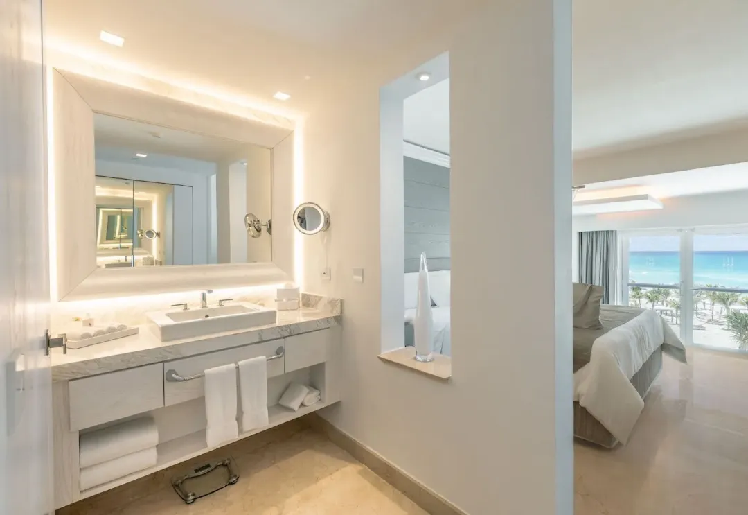 Royale Honeymoon Suite Oceanfront - Bathroom