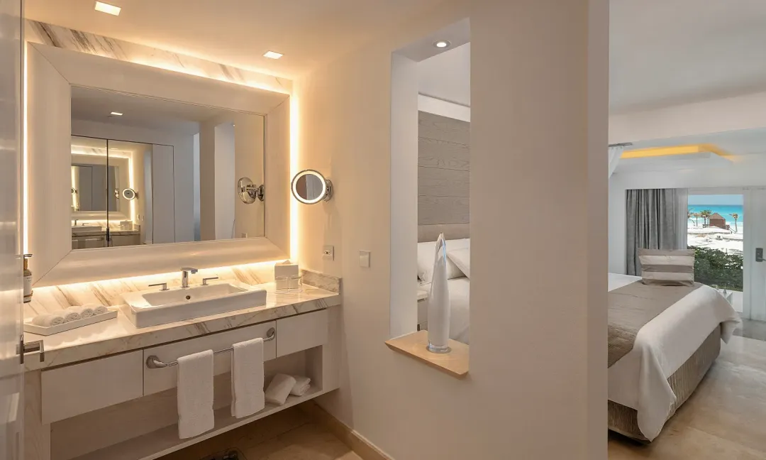 Royale Walk Out Suite - Bathroom