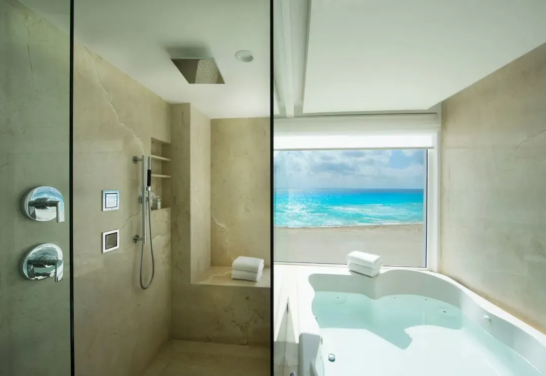 Royale Junior Suite - Bathroom View