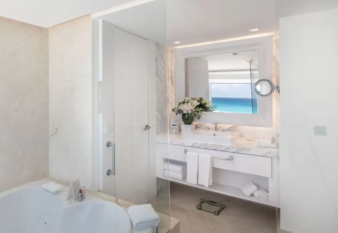 Royale Junior Suite - Bathroom