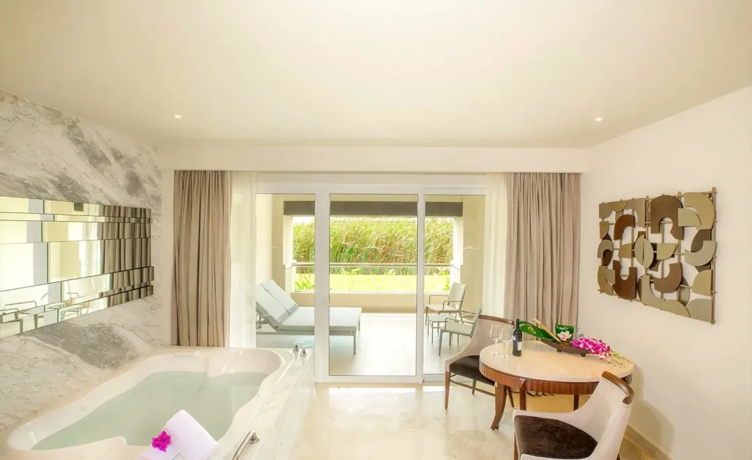 Grand Honeymoon Suite - Seating Aeria