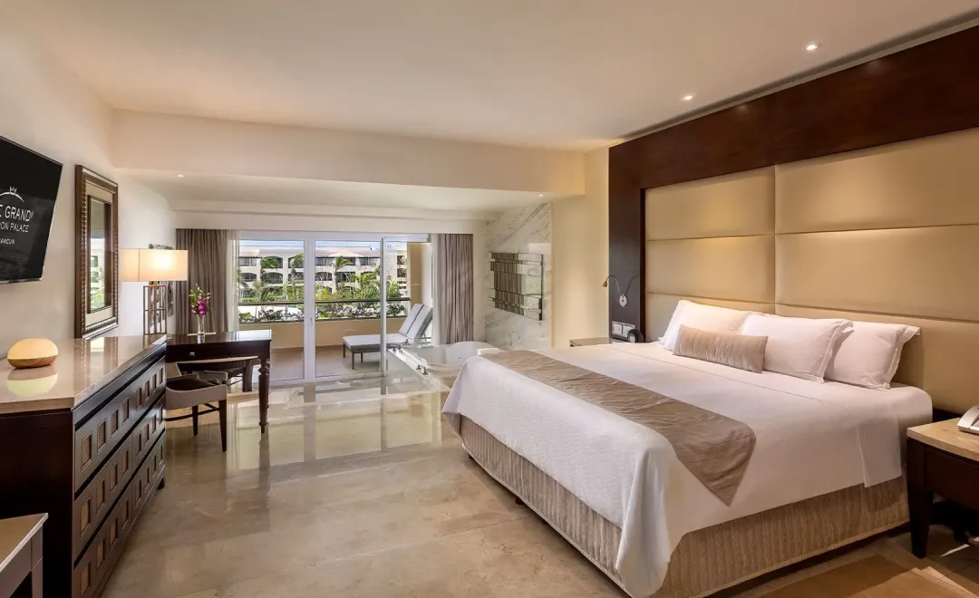 Grand Family Suite - King Bed