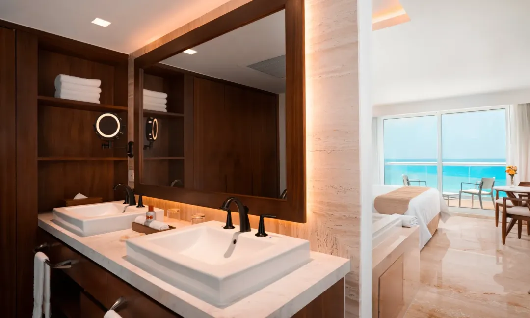 Superior Deluxe Ocean View - Bathroom