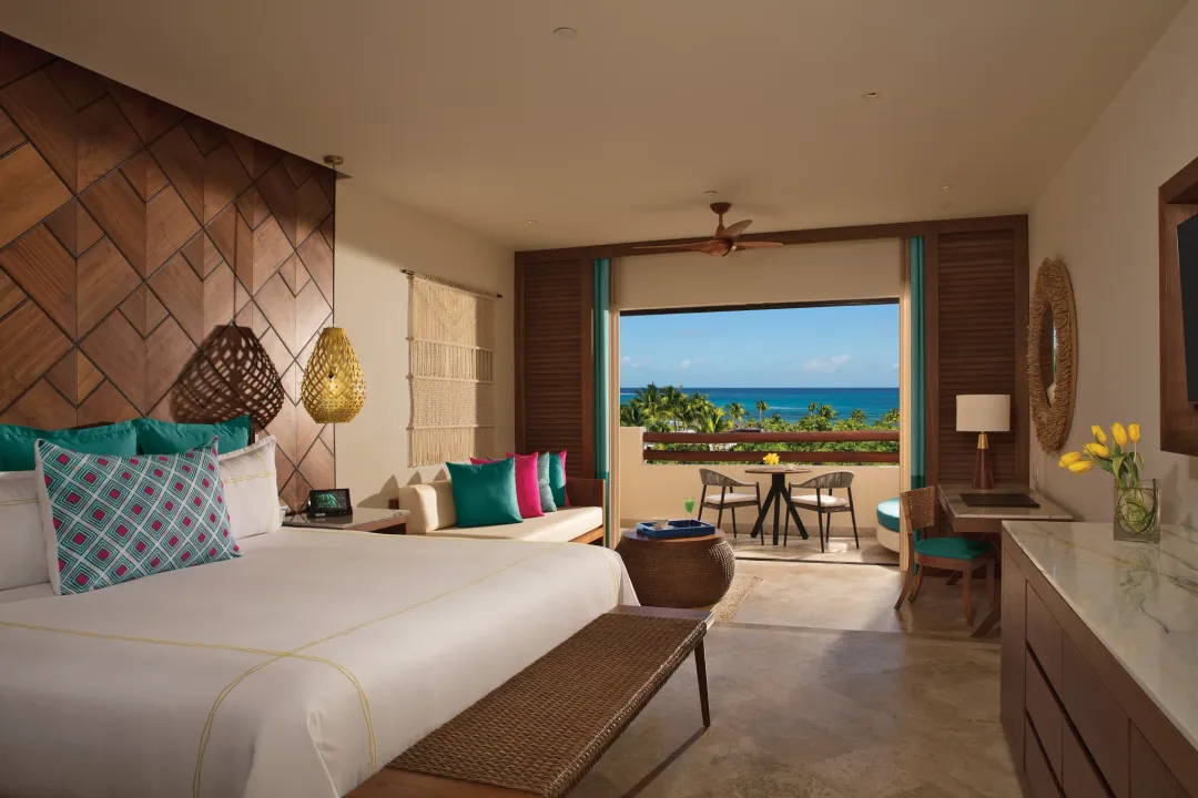 Junior Suite Ocean View - King Bed