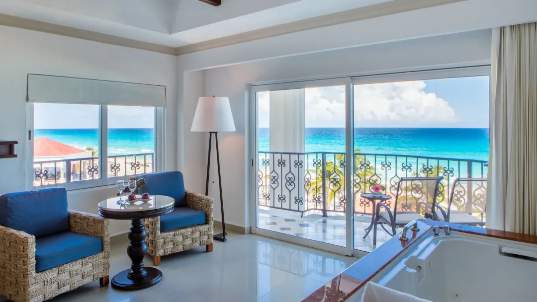 Ocean Front Luxury Suite -Seating Aeria
