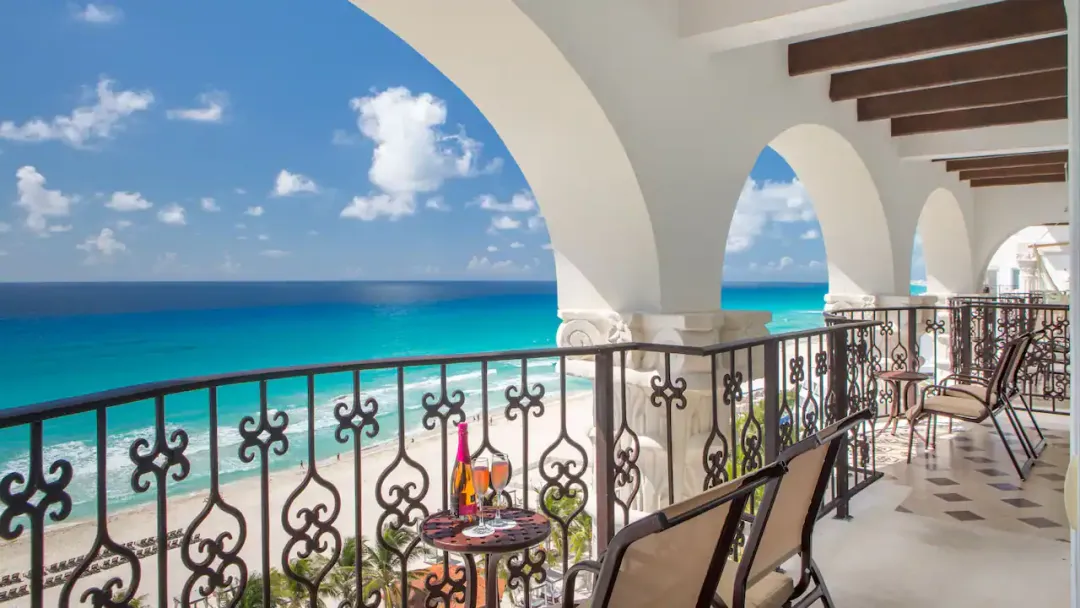 Presidential Suite - Balcony Lounge View