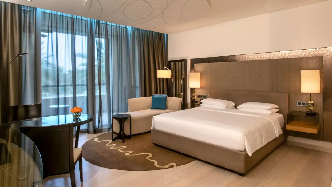 Park-Hyatt-Abu-Dhab-Hotel-and-Villas-King-Room-King-Bed