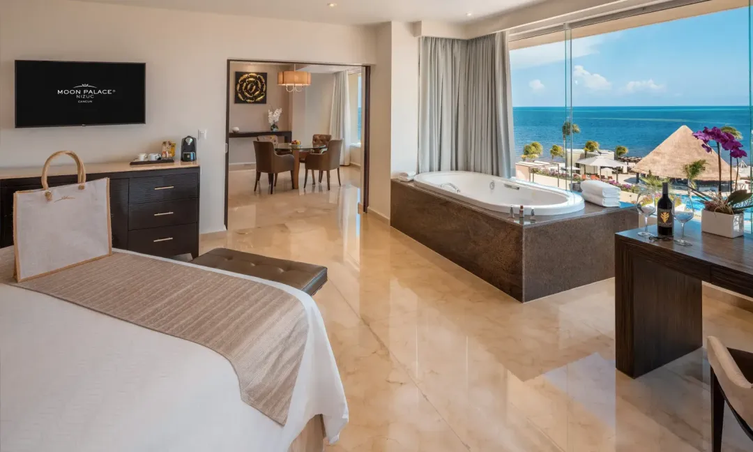 Superior Governor Suite - King Bed