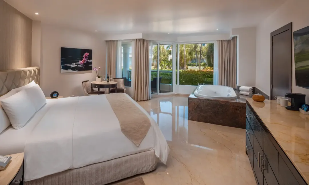 Superior Family Suite - King Bed