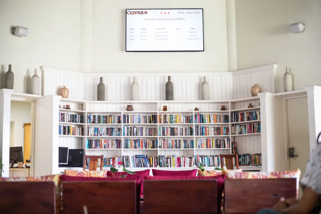 Coyaba-Beach-Resort-Library