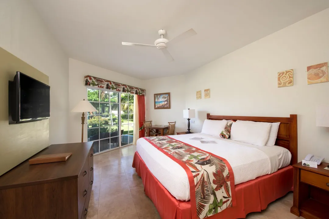 Coyaba-Beach-Resort-Superior-Room-King