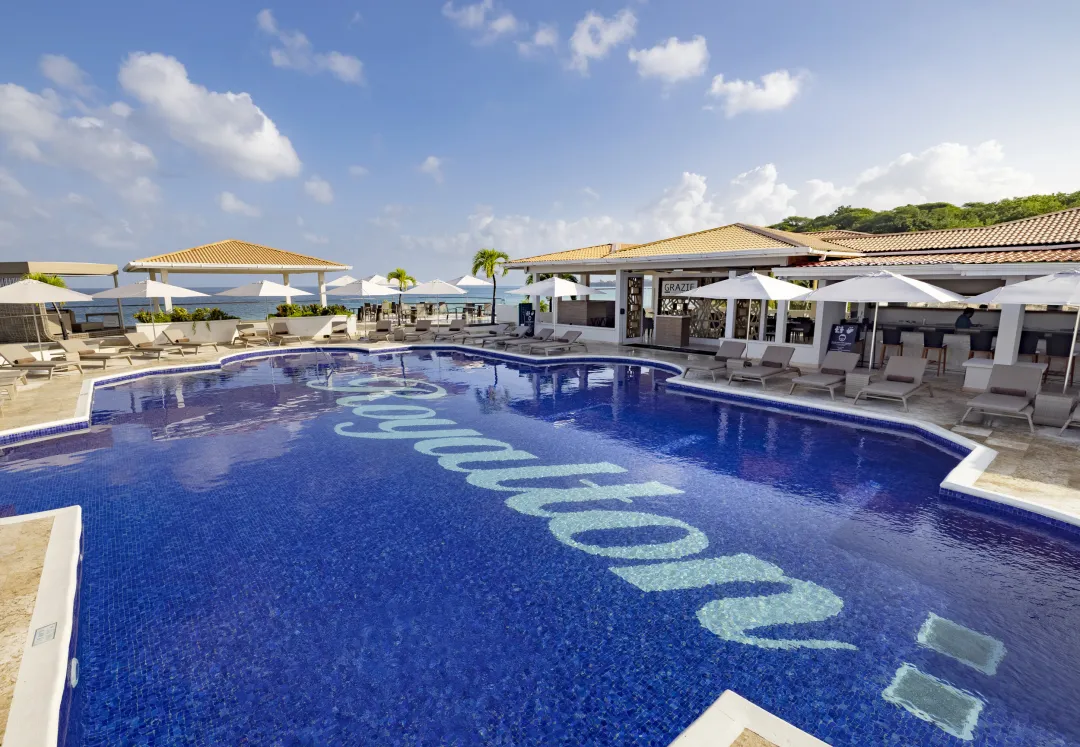 Royatlon-Grenada-Beach-Pool