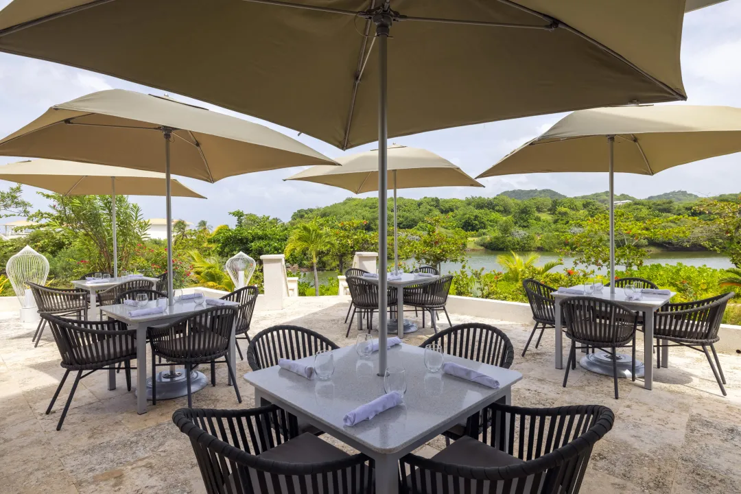Royatlon-Grenada-Outdoor-Restaurant