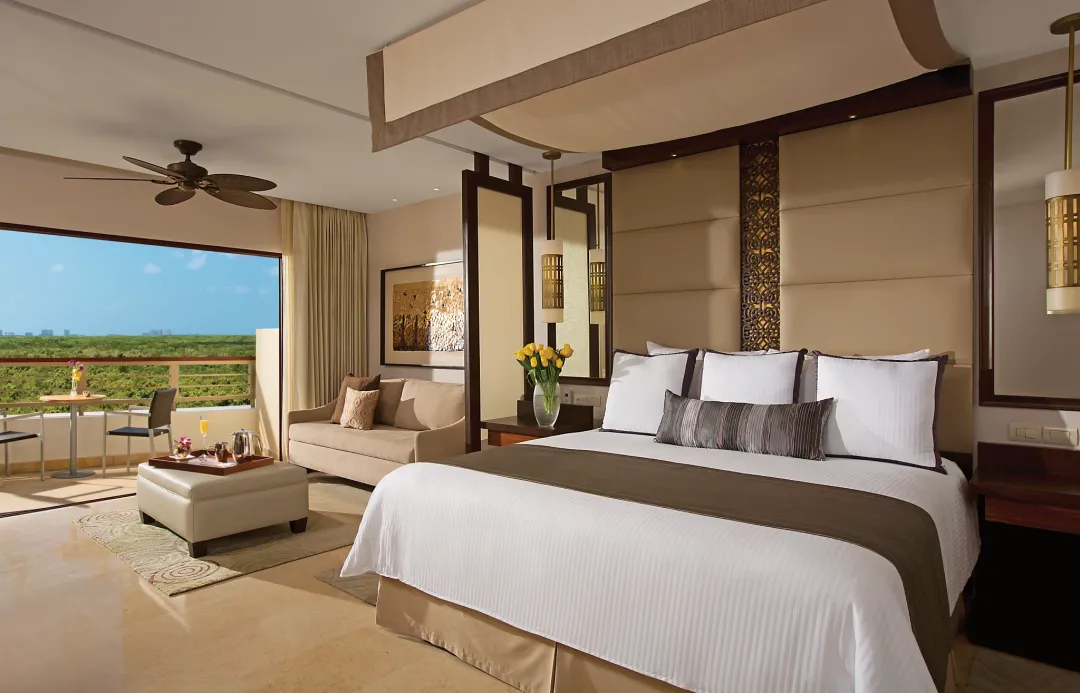 Junior Suite Garden View - King Bed