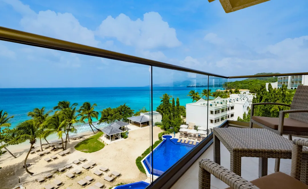 Royalton-Grenada-Luxury-Junior-Suite-Diamond-Club-Balcony