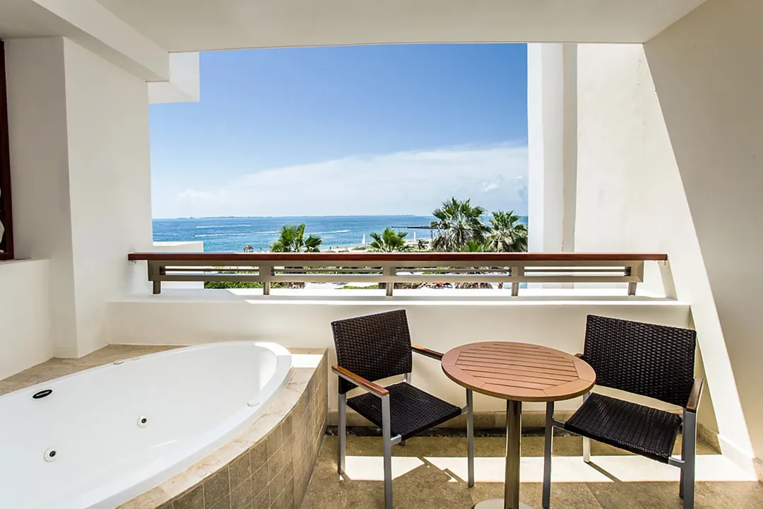 Preferred Club Junior Suite Ocean View - Terrace Jacuzzi with View