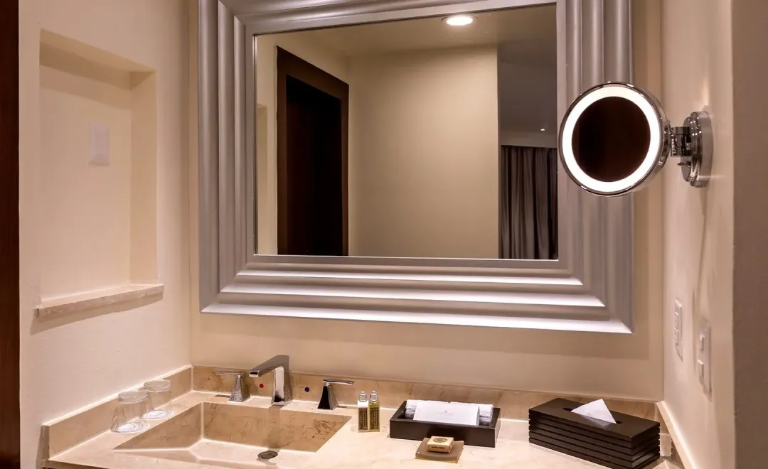 Superior Honeymoon Suite - Bathroom