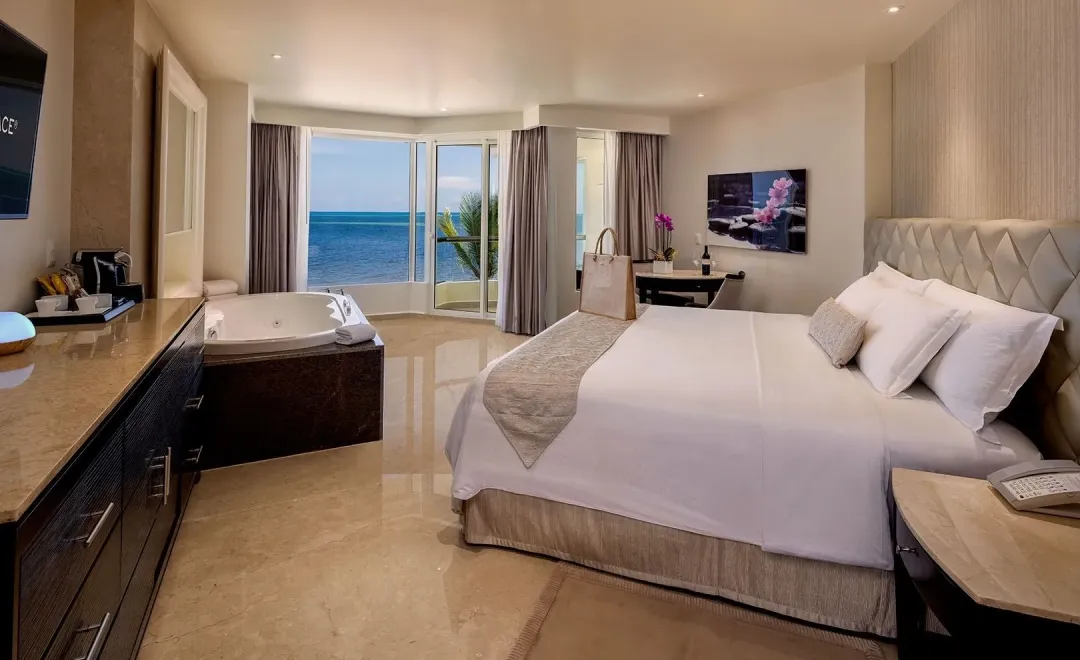 Superior Honeymoon Suite - Bedroom View