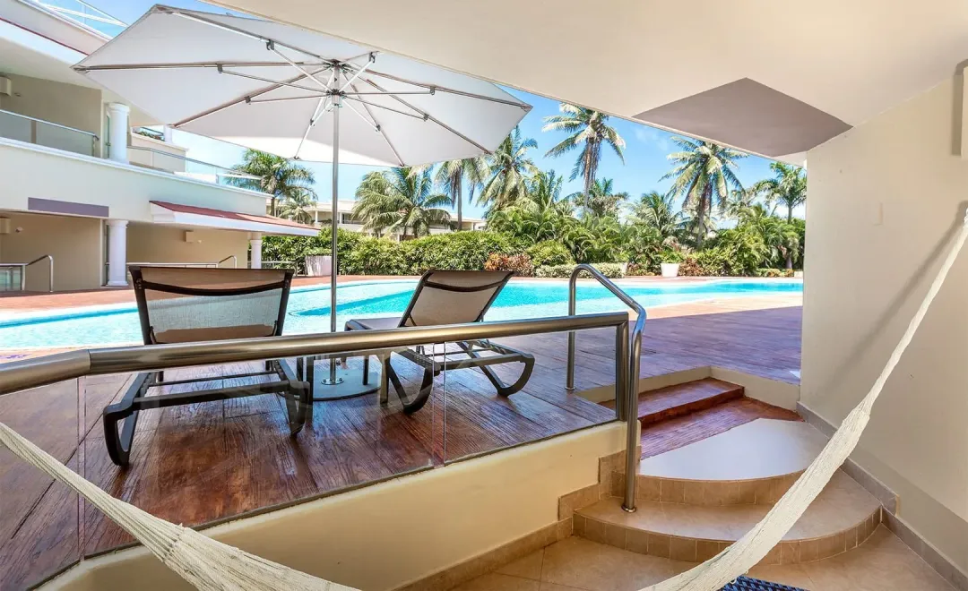 Swim Up Suite - Terrace Lounge