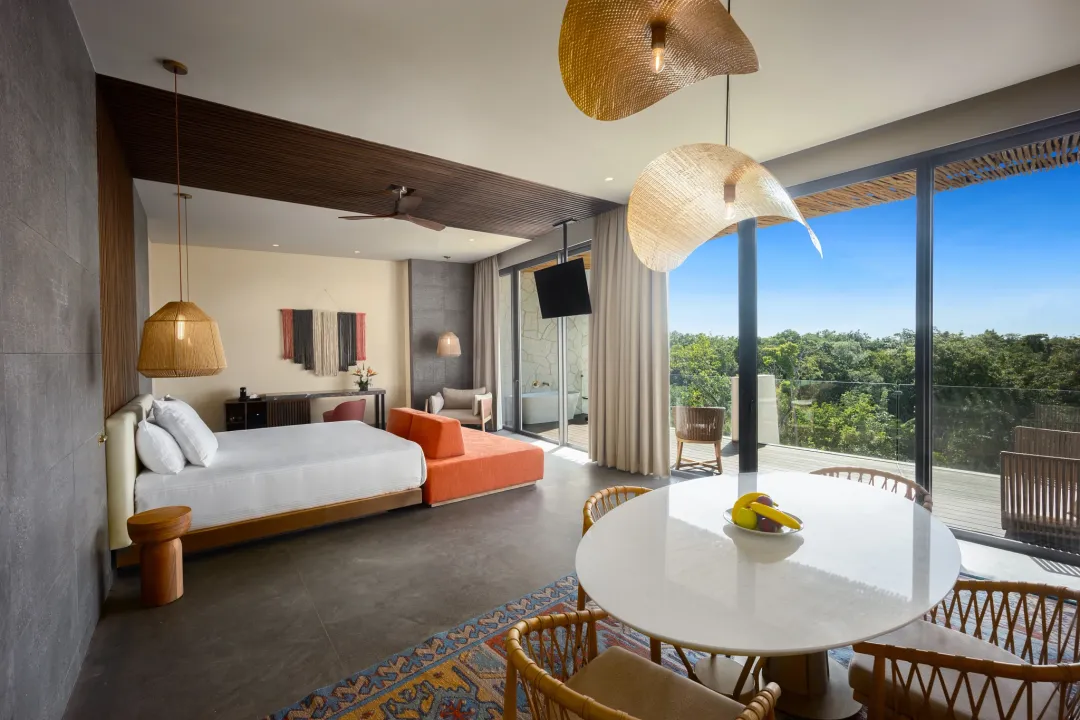 Preferred Club Master Suite Tropical View - King Bed