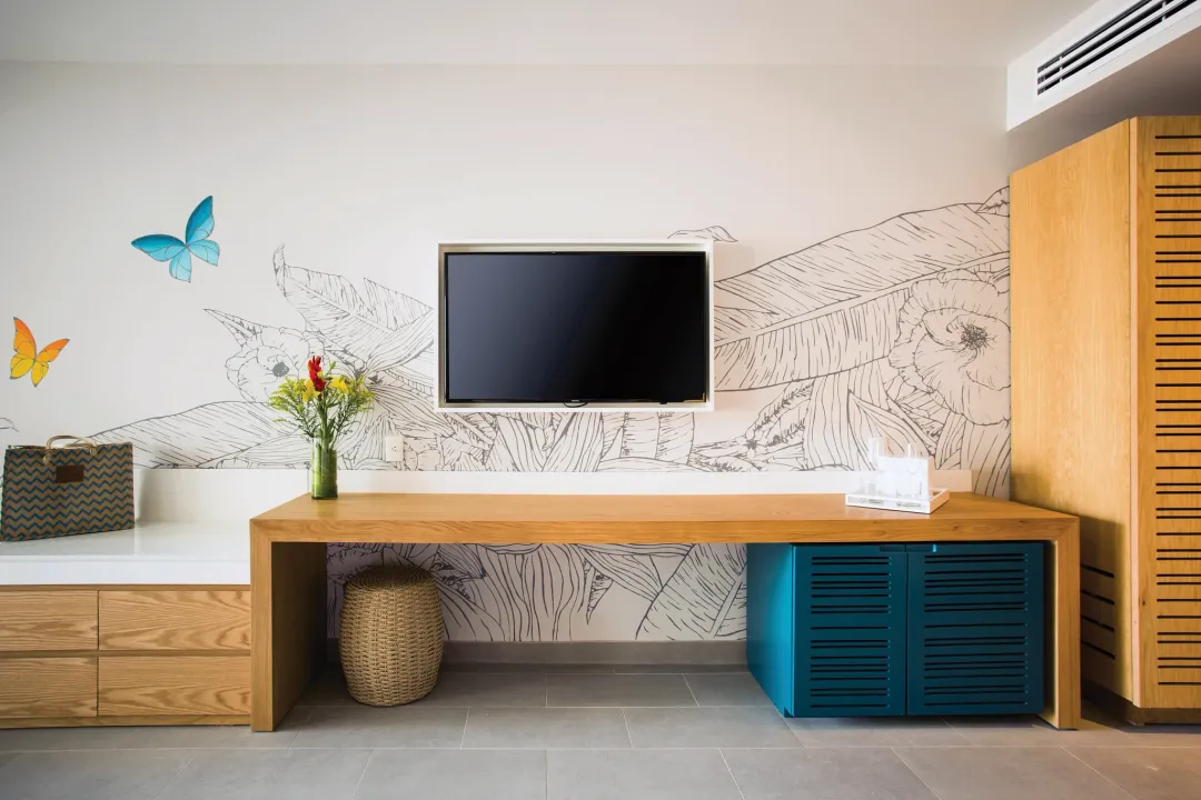 Junior Suite Swim Out - King Bed View