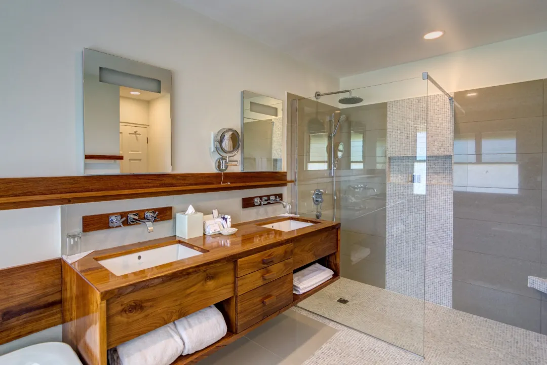 Calabash-Grenada-Deluxe-Suite-Bathroom
