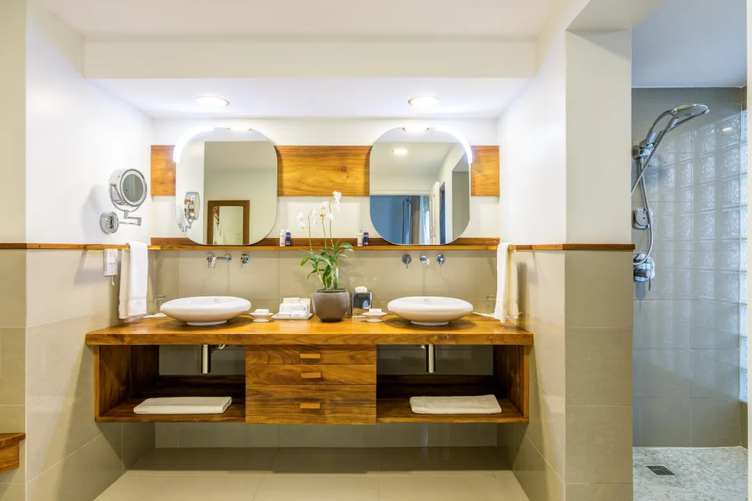 Calabash-Grenada-Pool-Suite-double-sink