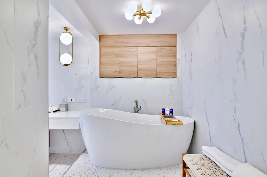 Calabash-Grenada-Superior-Deluxe-Suite-Bathtub