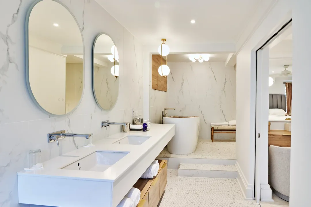 Calabash-Grenada-Superior-Deluxe-Suite-Bathroom