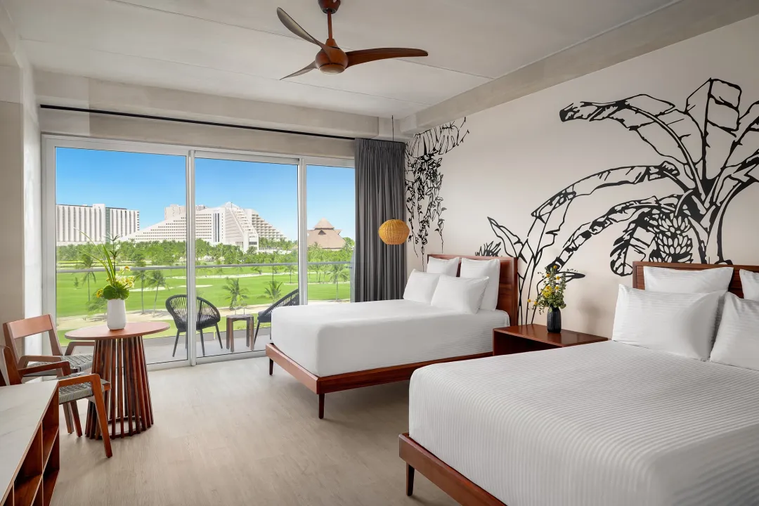 Junior Deluxe Suite Golf View - Twin Bed