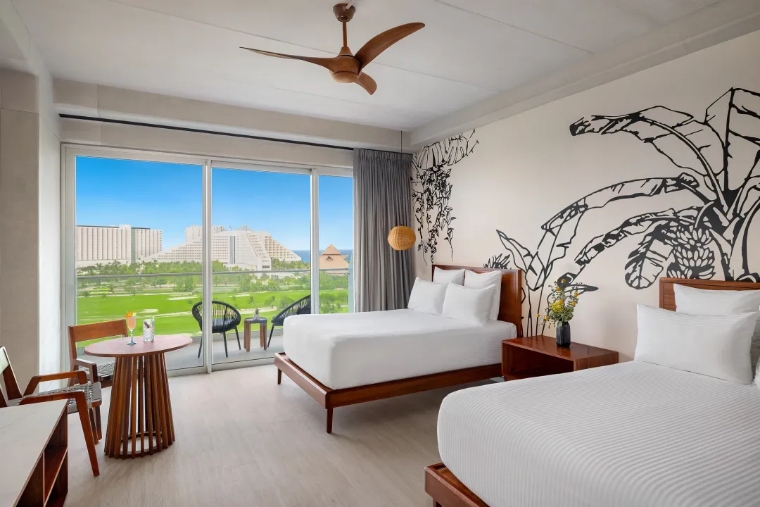 Vantage Club Junior Suite Golf & Ocean View - Twin Bed