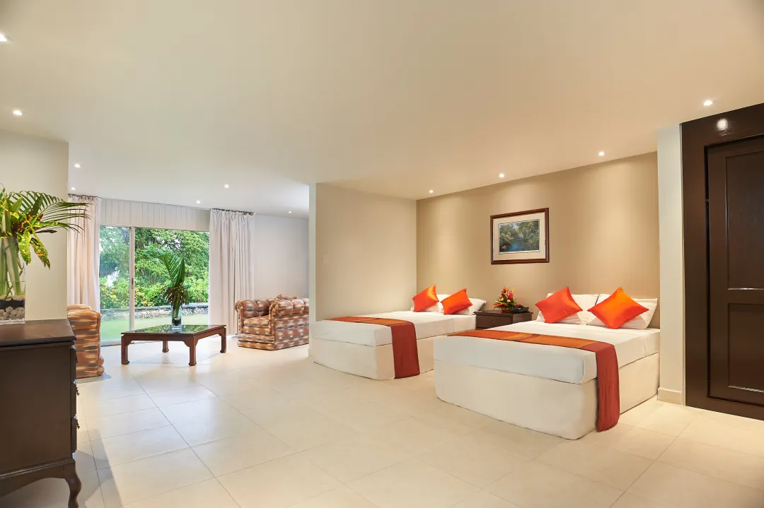 Munt-Irvine-Superior-Garden-Cottage