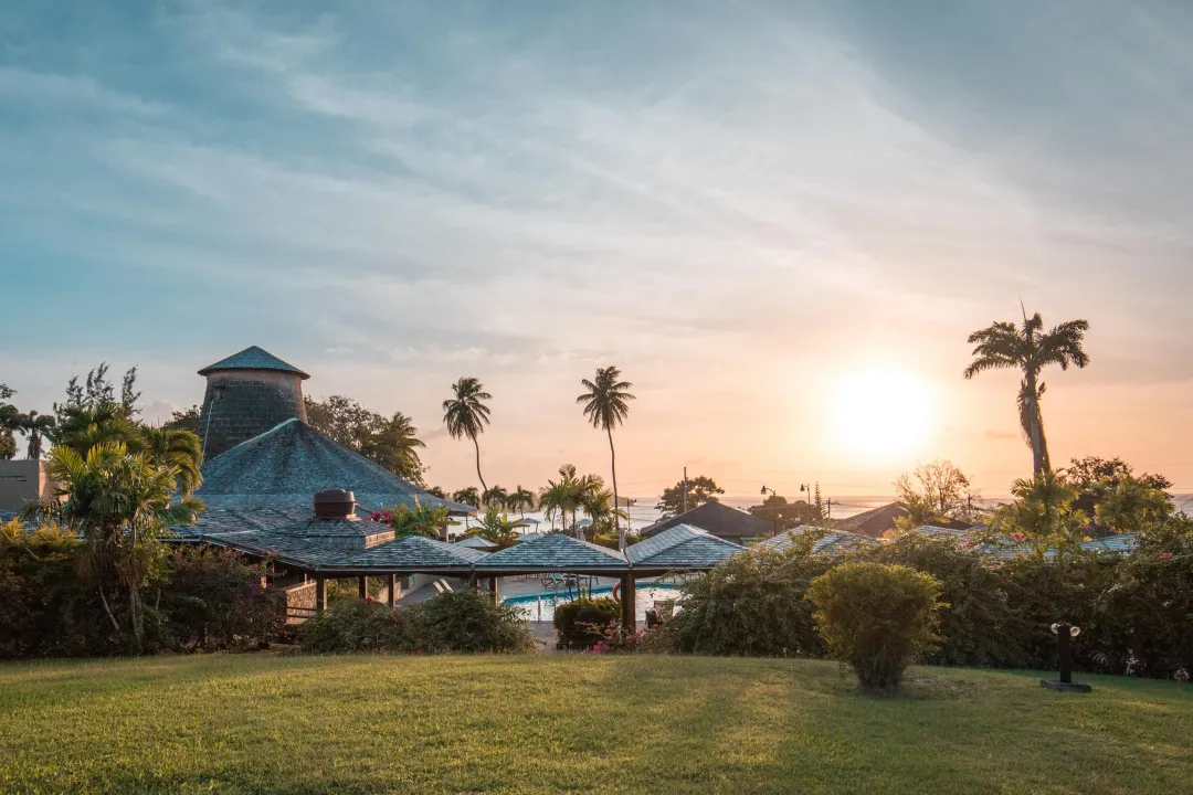 Mount-Irvine-Pool-Sunset-View
