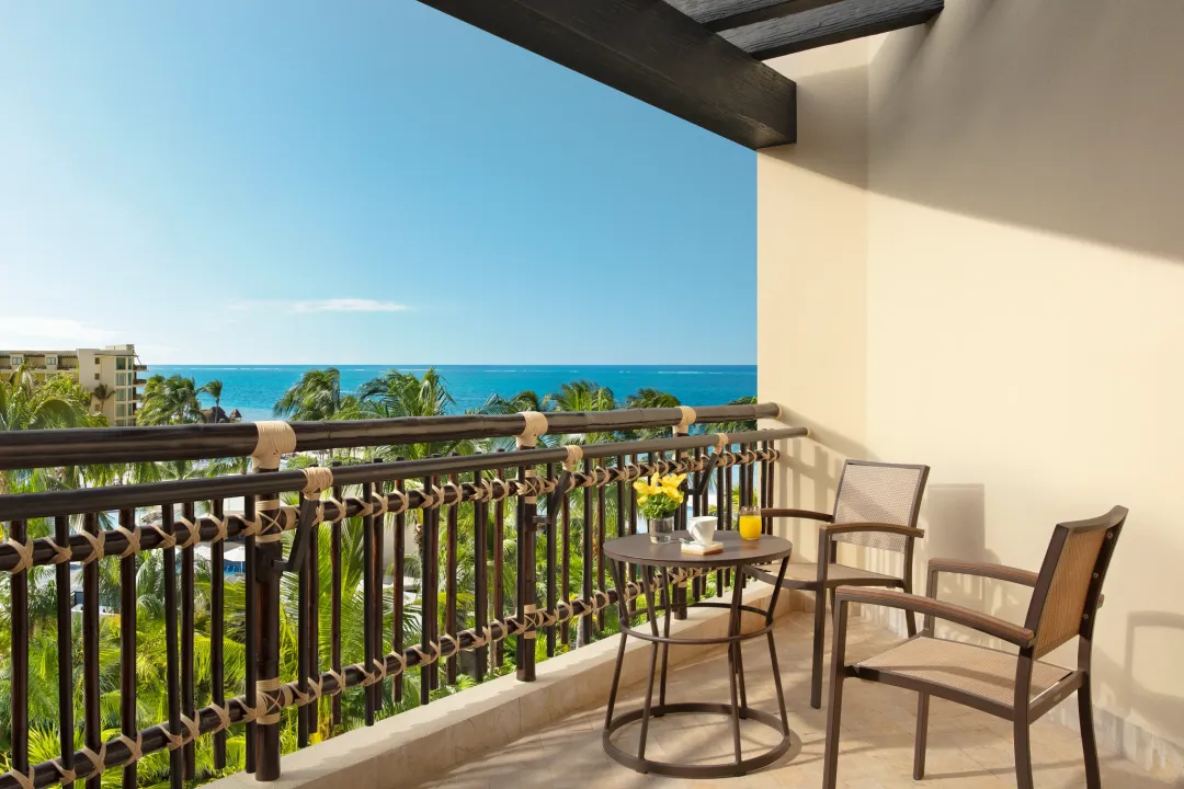 Premium Deluxe Ocean View - Balcony Lounge