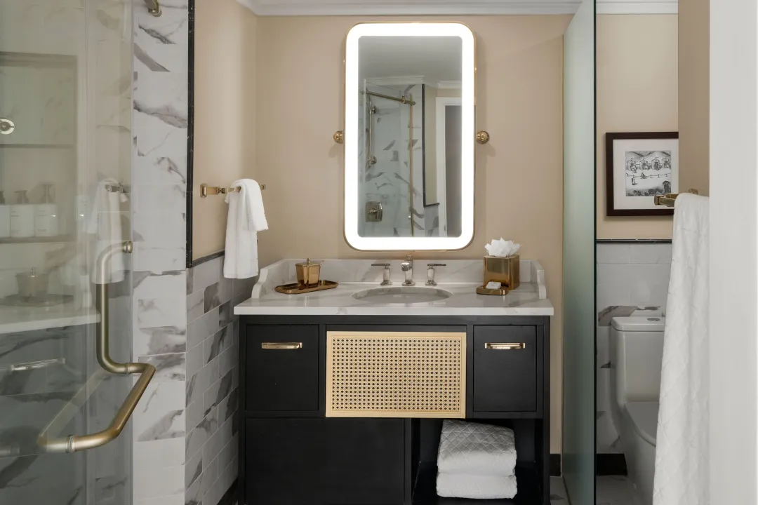 Colony Club - Ocean View Room - Vanity