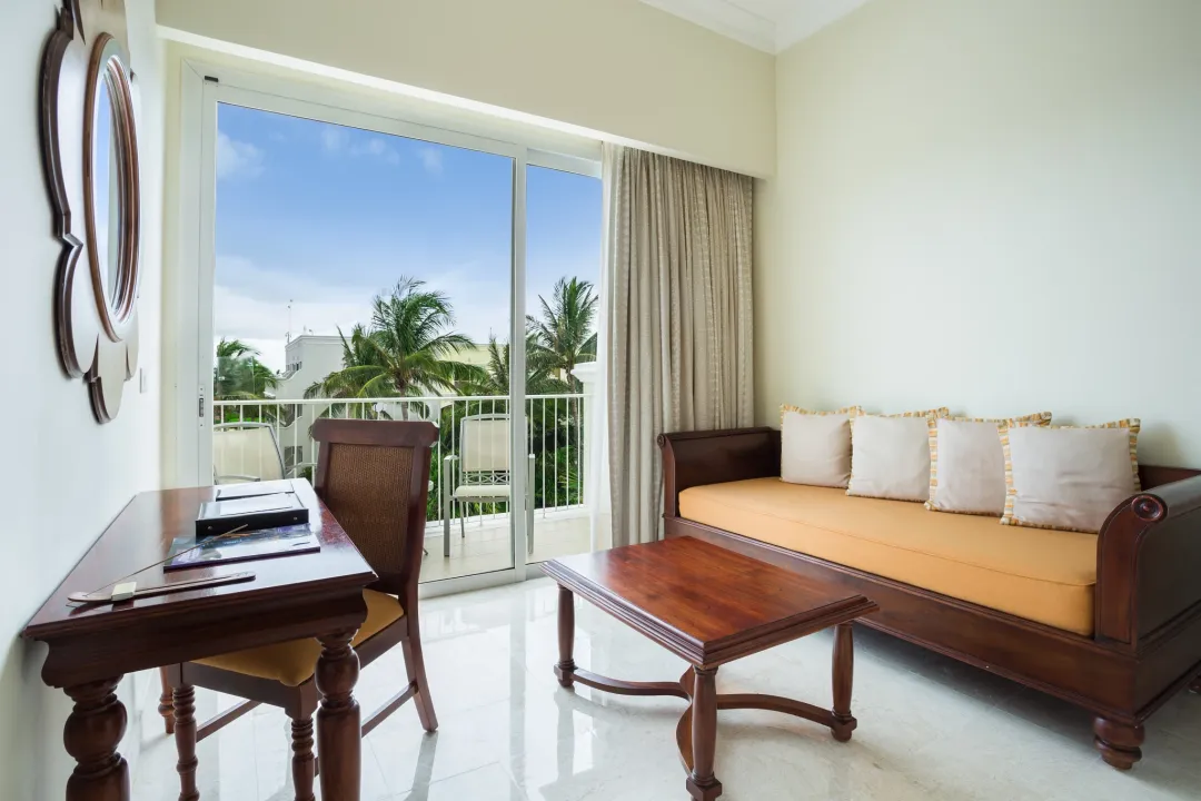 Junior Suite Garden View - Living Room