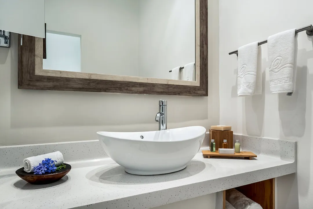 Waves Hotel - Standard Room - Bathroom