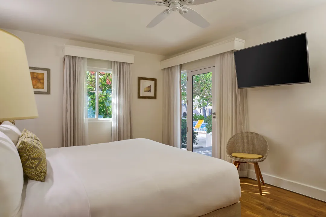 Waves Hotel - Pool View Spa Room