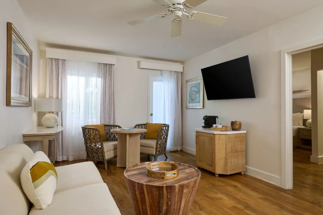 Waves-Hotel-Spa-Suite-details