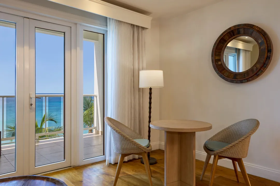 Wave-Hotel-Oceanfront-junior-suite-coffee-table