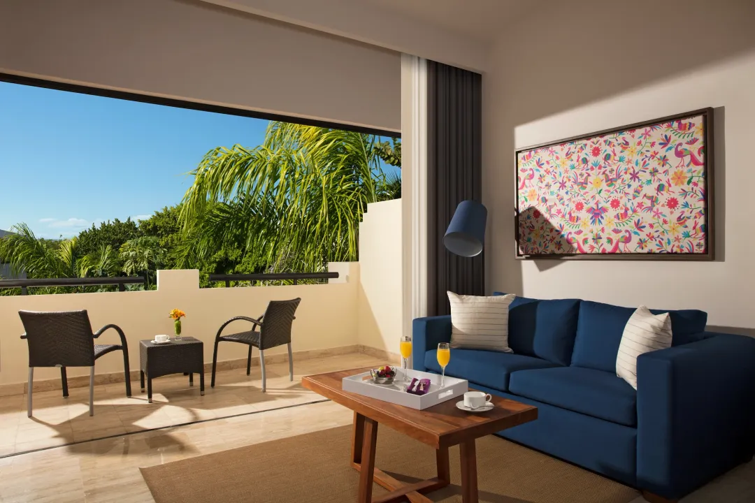 Deluxe Junior Suite Tropical View - Seating Aeria