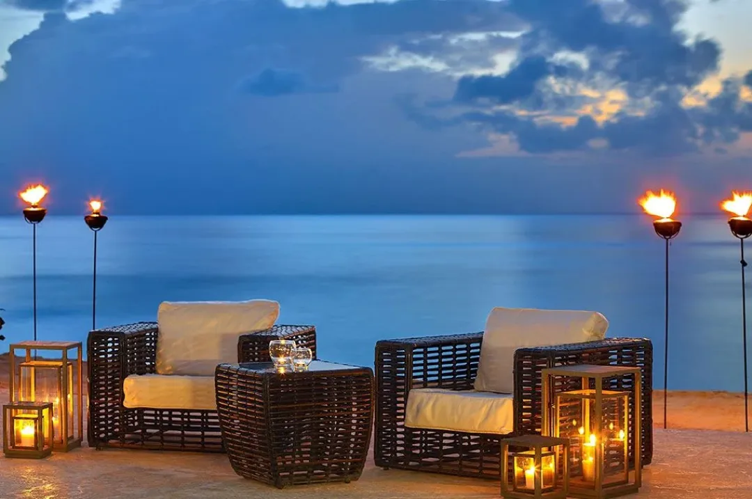 The-House-Meeting-area