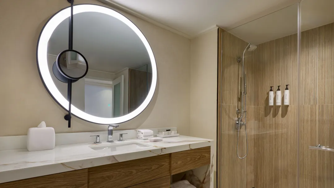 The-House-Garden-View-Junior-Suite-Bathroom-Detail