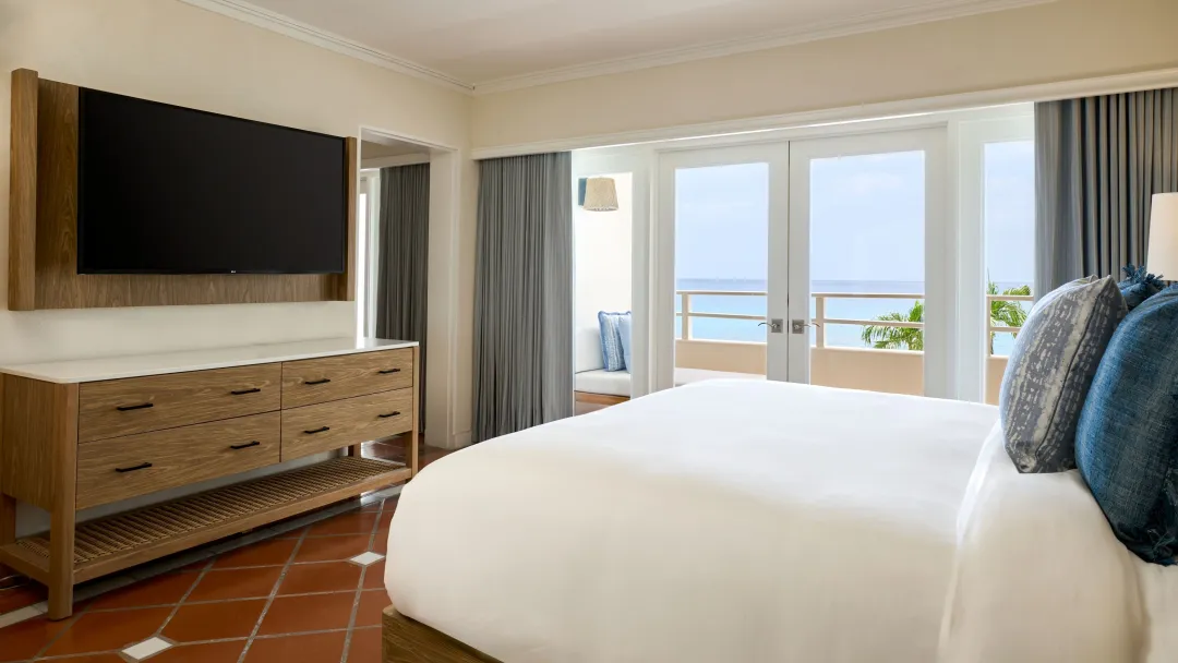 The-House-One-Bedroom-Ocean-Front-Suite-King-Bed