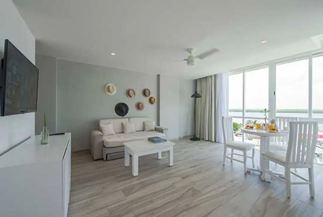 Junior Suite Sunset -Seating Aeria