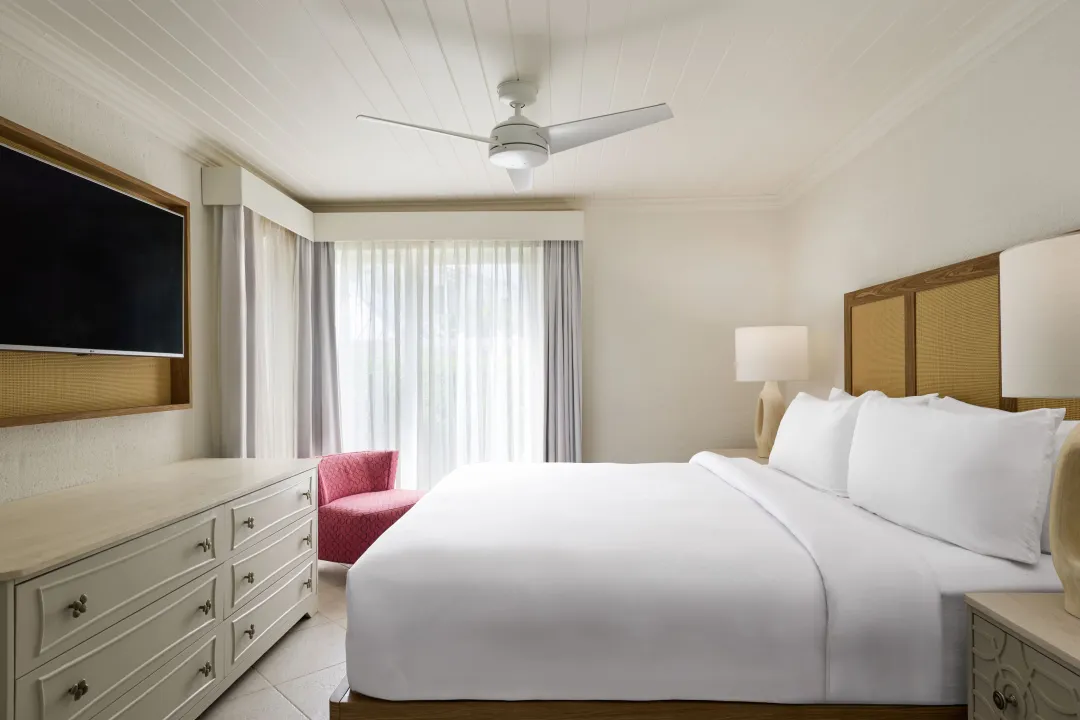 3-Treasure-Beach-Art-Hotel-Ocean-View-One-Bedroom-Suite-King-Bed