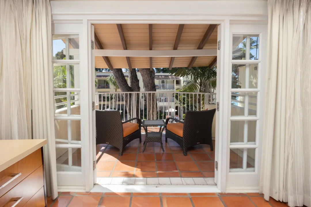 Tamarind-Hotel-One-Bedroom-Pool-Suite-Balcony