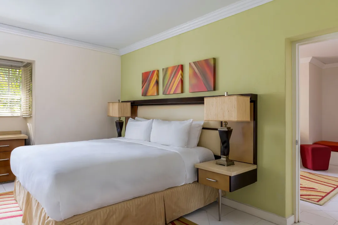 Tamarind-Hotel-One-Bedroom-Pool-Suite-King-Bed