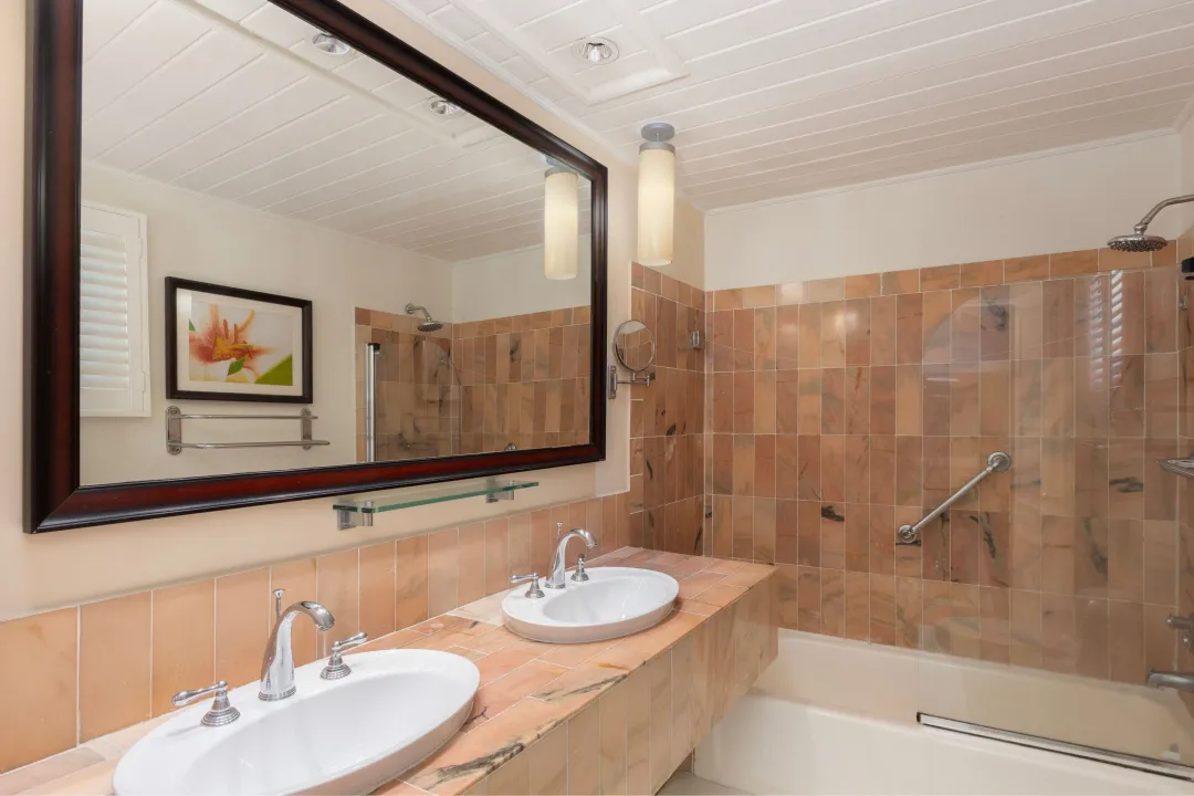 Tamarind-Hotel-One-Bedroom-Pool-Suite-Bathroom