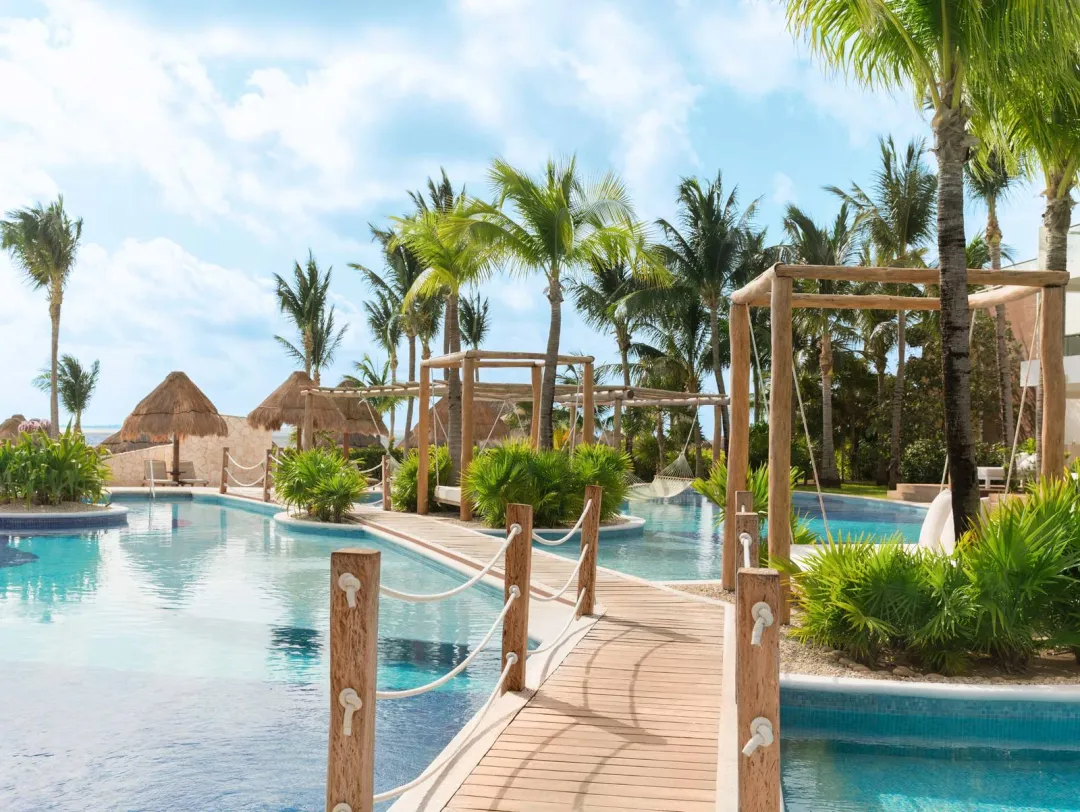 Excellence Playa Mujeres - Pool Walk Aeria